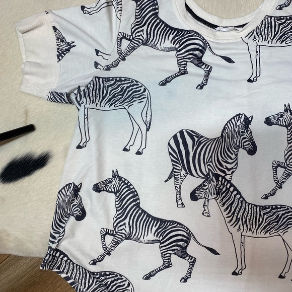 Jane & Delancey Zebra Novelty Black White Pullover T-shirt - Picture 7 of 9